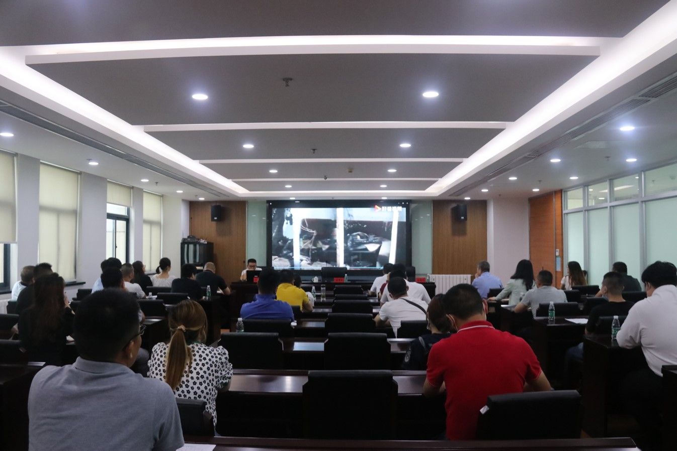筑牢防线  守牢底线 NG娱乐集团召开经营性资产专题安全生产工作会