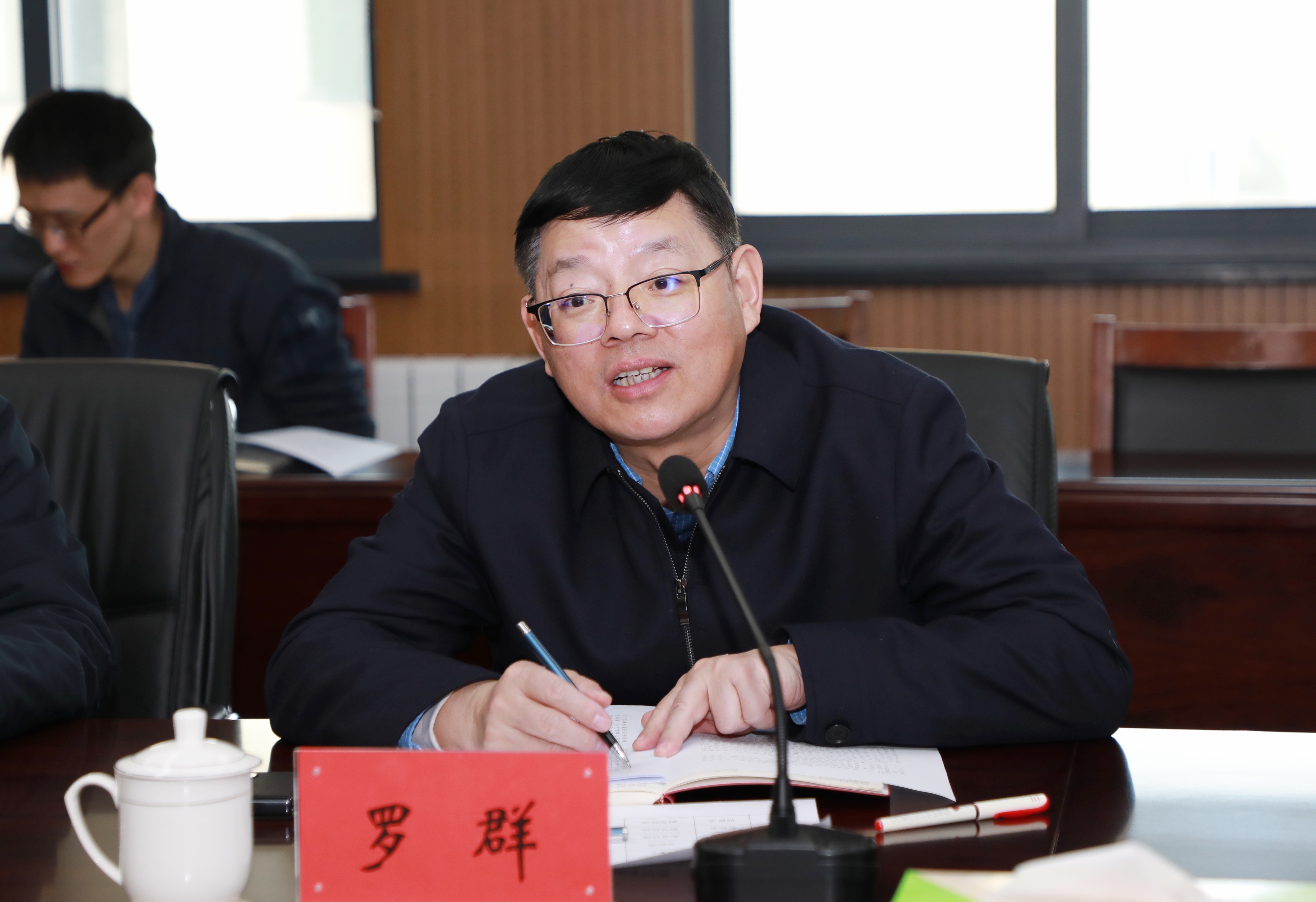 今年，，，，，，，还有这些保障房要交付