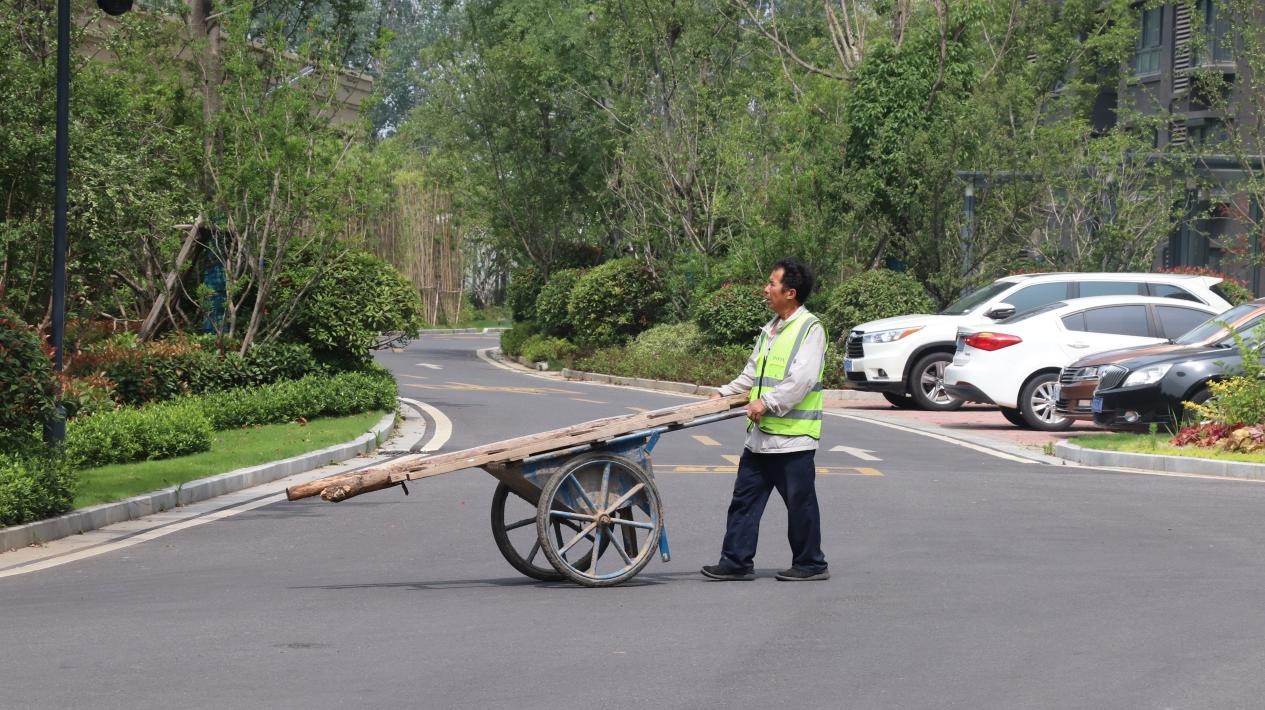 “生活惬意，，，，，，，服务满意” 葛塘西片区地块保障房交付回访业主这样说